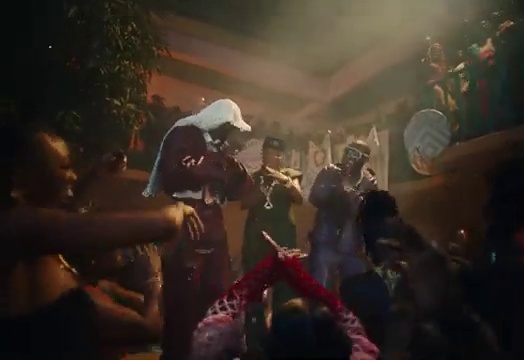 Davido - With You ft Omah Lay | Photo 3