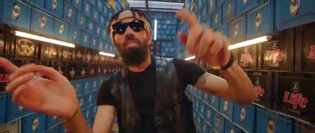 Flavour - Chop Life ft Phyno | Photo 5