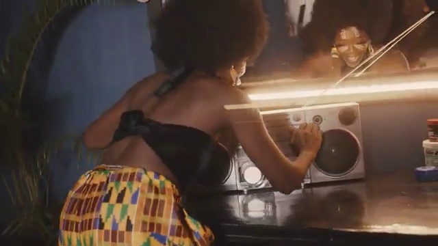 Yemi Alade - True Love | Photo 2