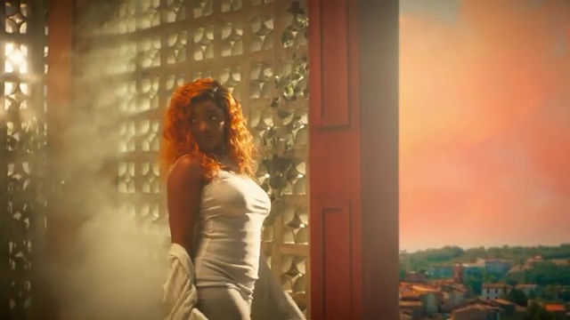 Simi - Naked Wire | Photo 4