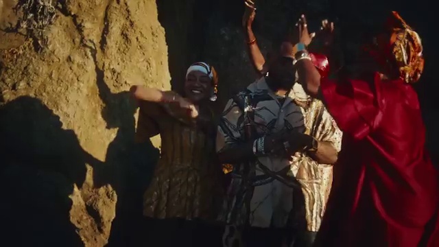Davido - Stand Strong ft The Samples | Photo 2