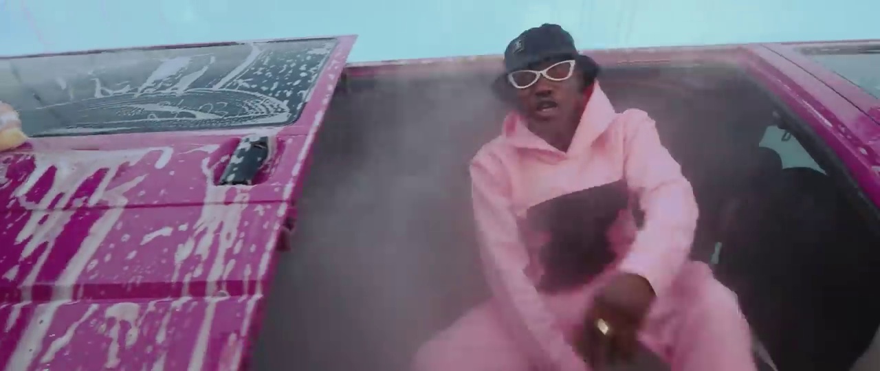 Naira Marley - Am I A Yahoo Boy ft Zlatan | Photo 2