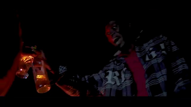 Foxy - Away | Photo 5