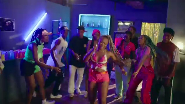 Rexxie - Abracadabra ft Naira Marley, Skiibii | Photo 3