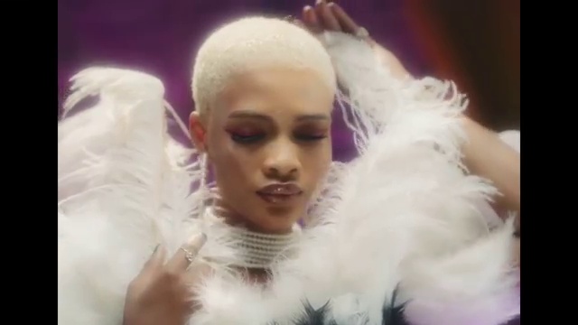 Idahams - Bad Girl ft Ajebo Hustlers | Photo 3