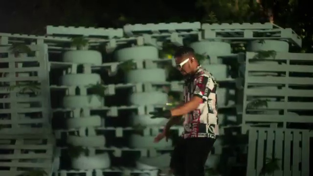 Bracket - Out There | Photo 2