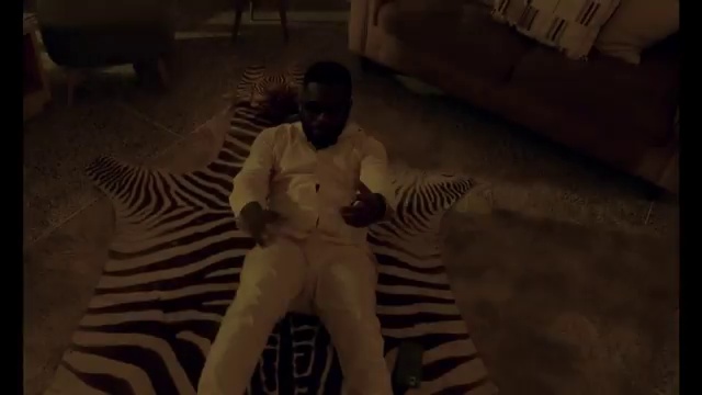 Wendy Shay - Kiss Me On The Phone ft Bisa Kdei | Photo 3