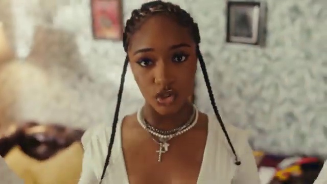 Iyanya - Call ft Ayra Starr | Photo 4