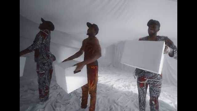 Yemi Alade - Amazing Grace | Photo 2