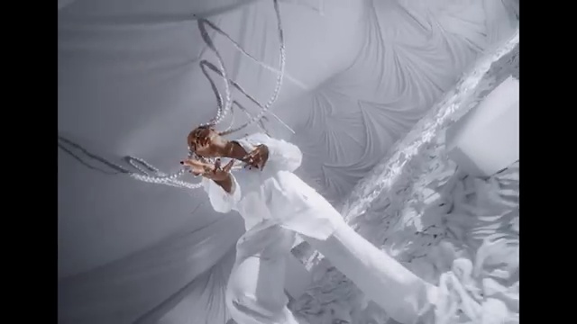 Yemi Alade - Amazing Grace | Photo 3