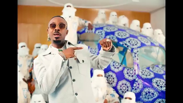 Young Jonn - Pot Of Gold | Photo 3
