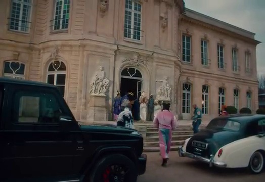 Davido - Na Money ft The Cavemen, Angelique Kidjo | Photo 2