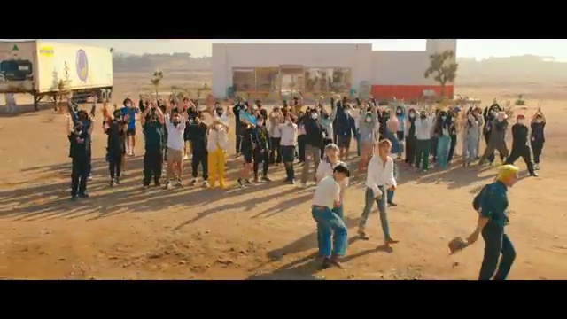 BTS - Permission To Dance | Photo 5
