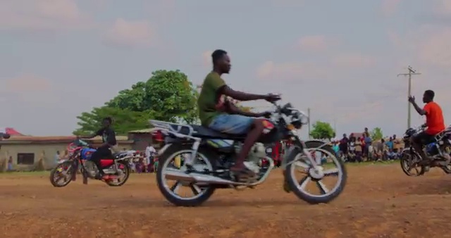 Kweku Darlington - Sika Aba Fie (Remix) ft Kuami Eugene, Yaw Tog, Fameye, Kweku Flick | Photo 2