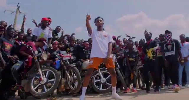 Kweku Darlington - Sika Aba Fie (Remix) ft Kuami Eugene, Yaw Tog, Fameye, Kweku Flick | Photo 4
