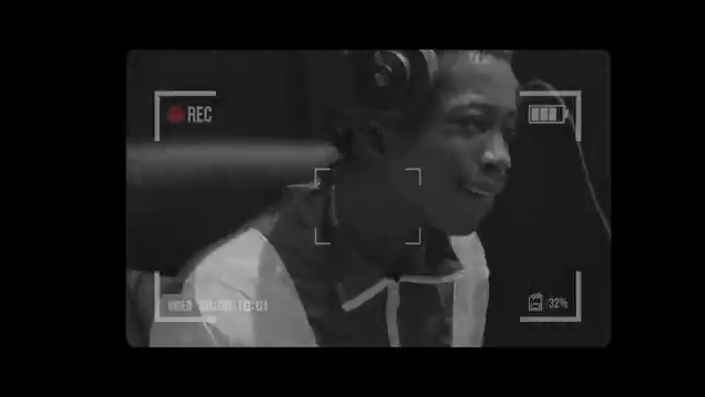 Lil Frosh - Omo Ologo ft Zinoleesky | Photo 5
