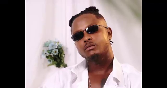 Kelvyn Boy - Visa (Remix) ft Kwesi Arthur, Joey B | Photo 3