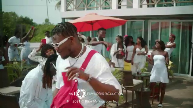 Pheelz - Somebody | Photo 5