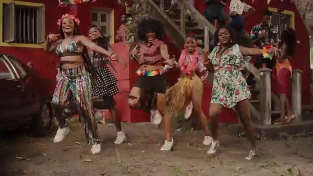 Dayna Nyange - ELO ft Davido | Photo 2