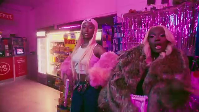 Darkoo - Disturbing U ft Ayra Starr | Photo 4
