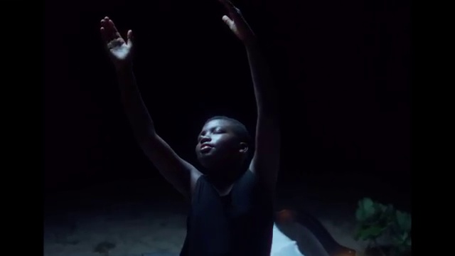 Chike - On The Moon | Photo 4