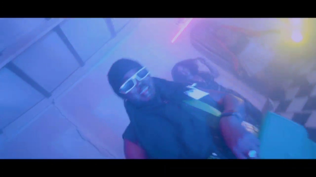Mega King - Weed N Wine ft Lingo Vybz | Photo 2