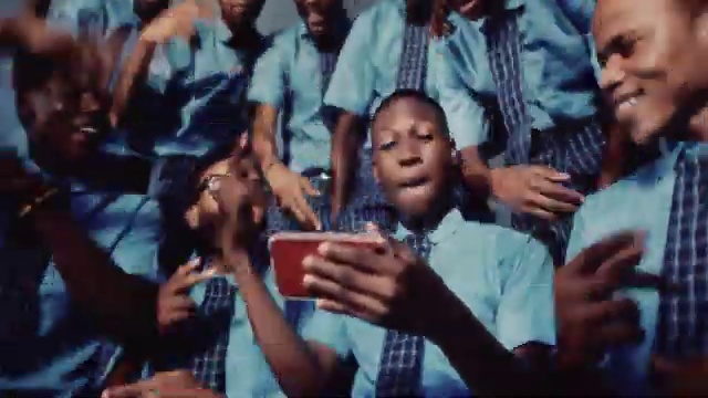 Yemi Alade - Pounds And Dollars ft Phyno | Photo 2