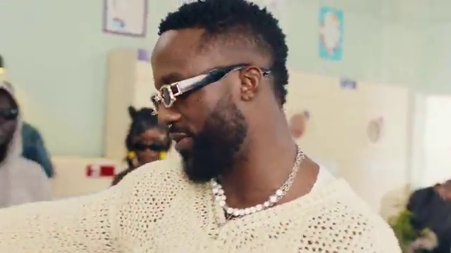 Iyanya - One Side (Remix) ft Mayorkun, Tekno