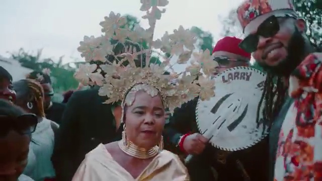 Larry Gaaga - Egedege ft Flavour, Phyno, Theresa Onuorah | Photo 3