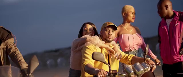B Red - Lady ft Yemi Alade | Photo 5