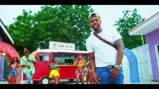 Adina - Shoulder ft Mr JazziQ | Photo 3