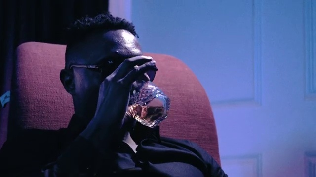 AQ - Shoot The Messenger | Photo 3